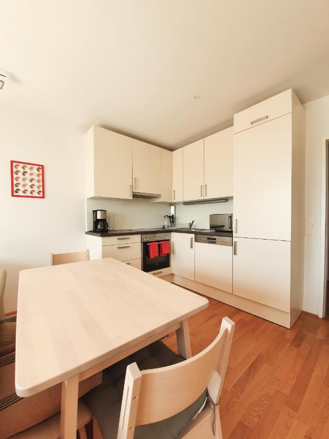 Near Lake Two Bedroom Fully Furnished Apartment Wien Eksteriør billede